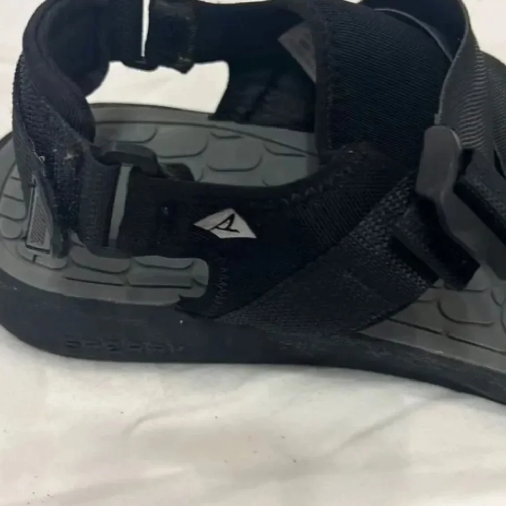 Waterproof strap sandals - Picture 3 of 7